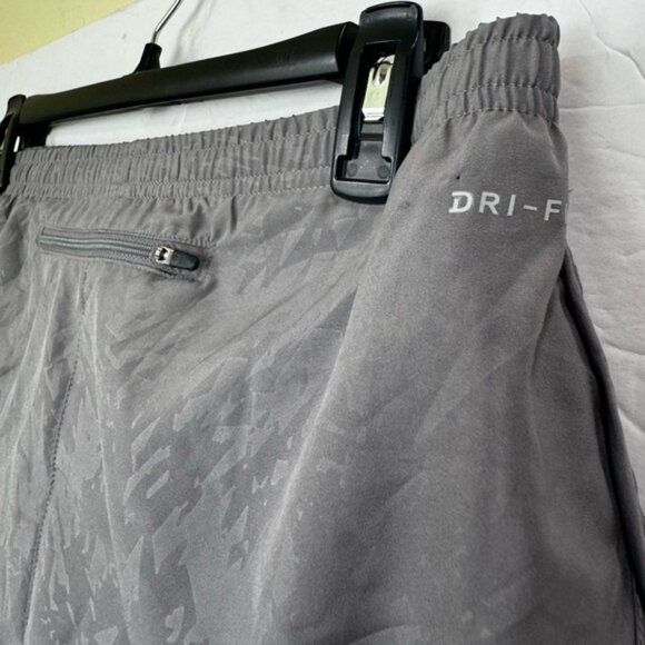 Nike NEW Tempo Dri Fit Lightweight Shorts Mesh Side Stretch Pocket Run Gray XS - Picture 10 of 16